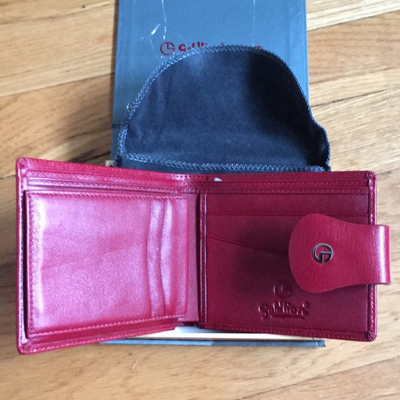 NWOT wallet - Picture 2 of 2